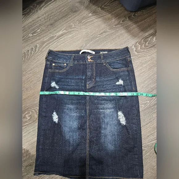 !it jeans Dark Blue Distressed Denim Midi Skirt - Picture 2 of 8